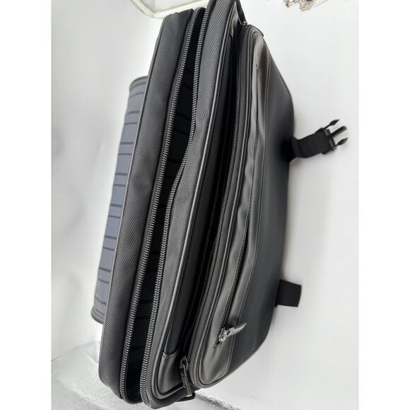 KENNETH COLE REACTION, BLACK MESSENGER/LAPTOP WORK BRIEFCASE BAG - Picture 4 of 15